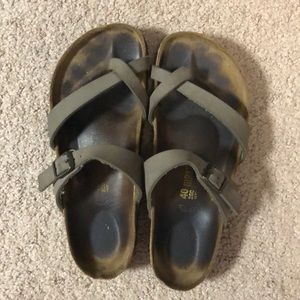 Birkenstock’s sz 40